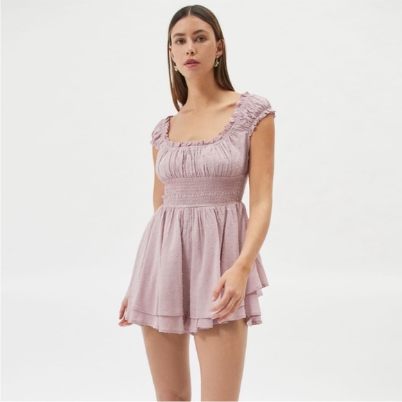 Urban Outfitters Rosie smocked tiered ruffle romper in lilac size medium - Picture 3 of 12